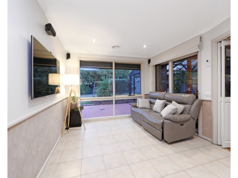 2 Coliban Close, Rowville VIC 3178