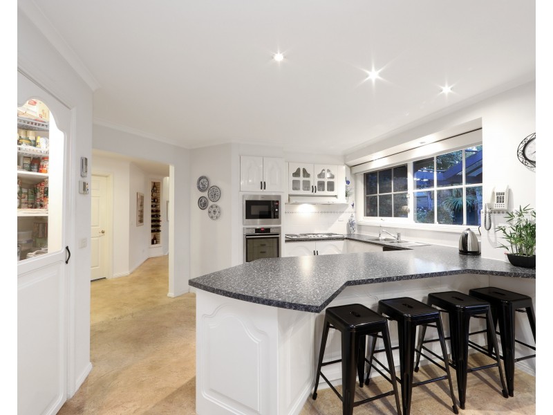 17 St John Place, Rowville VIC 3178