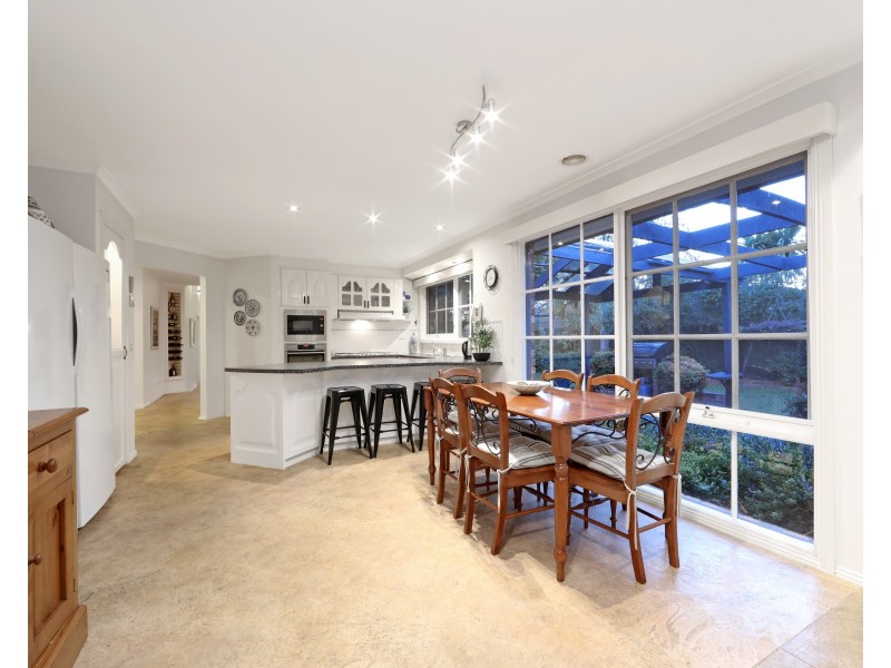 17 St John Place, Rowville VIC 3178