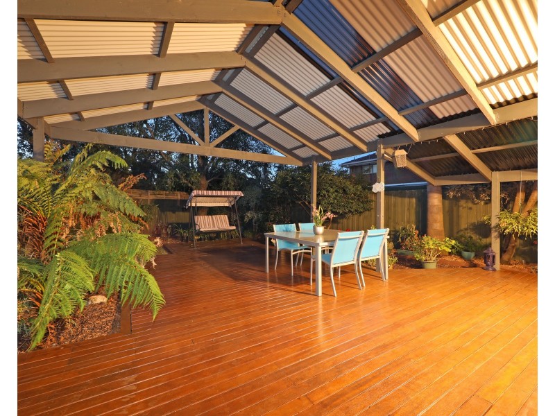 17 St John Place, Rowville VIC 3178