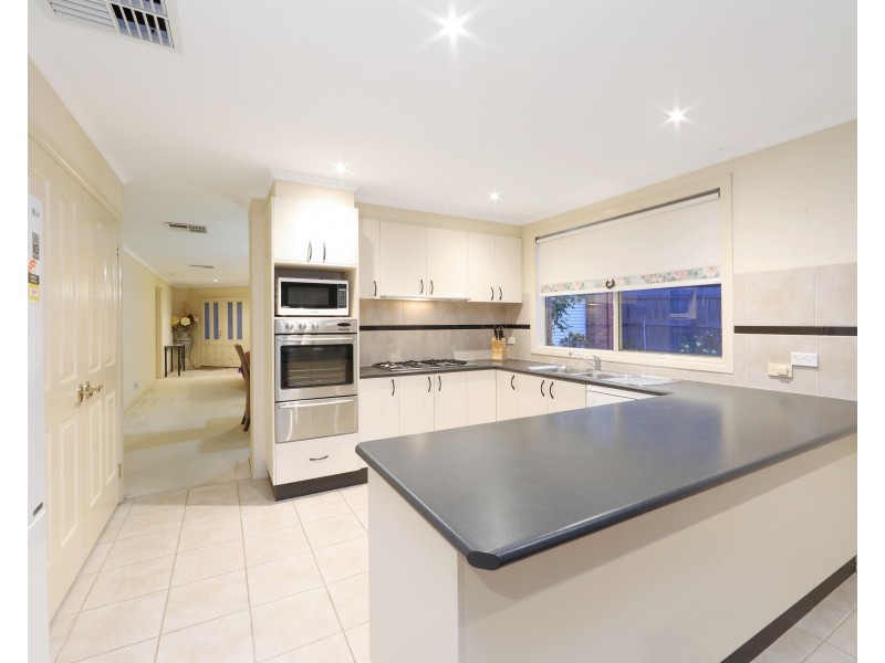 15 Georgia Mae Court, Rowville VIC 3178