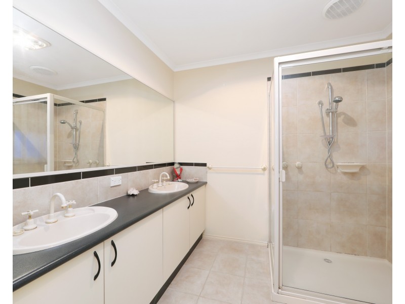 15 Georgia Mae Court, Rowville VIC 3178