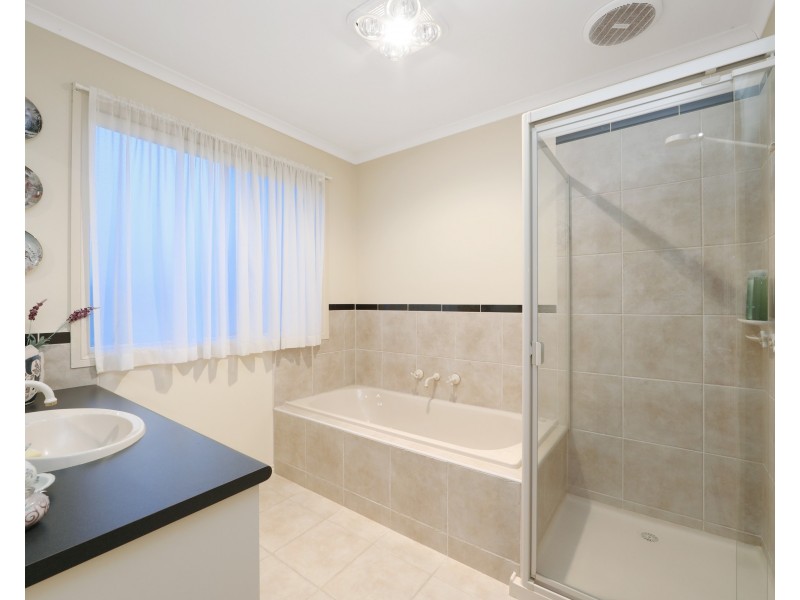 15 Georgia Mae Court, Rowville VIC 3178