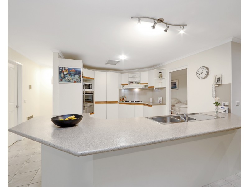 38 Liviana Drive, Rowville VIC 3178