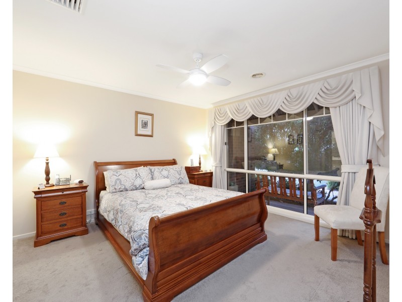 54 Grange Drive, Lysterfield VIC 3156