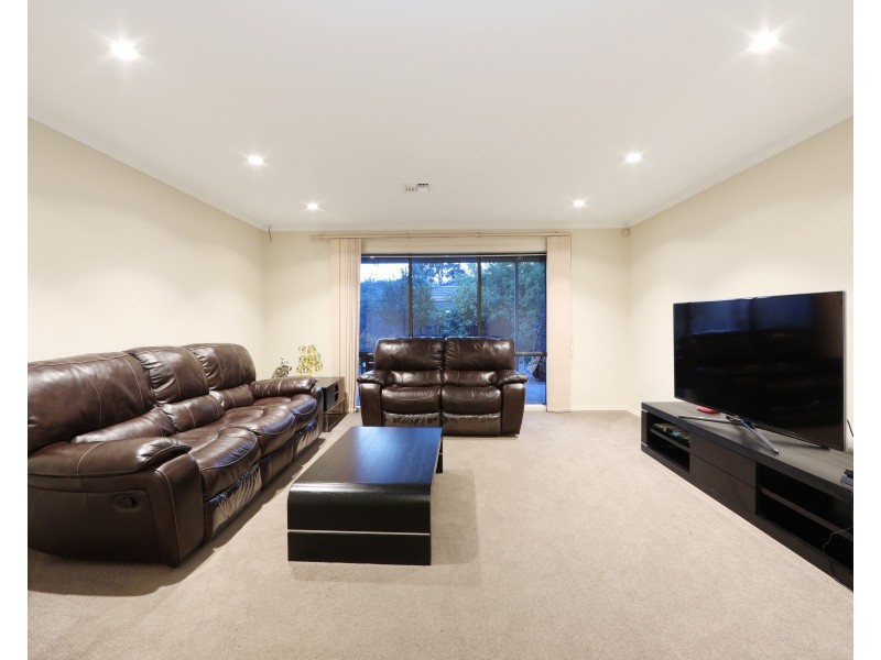 8 Huntingdale Court, Rowville VIC 3178