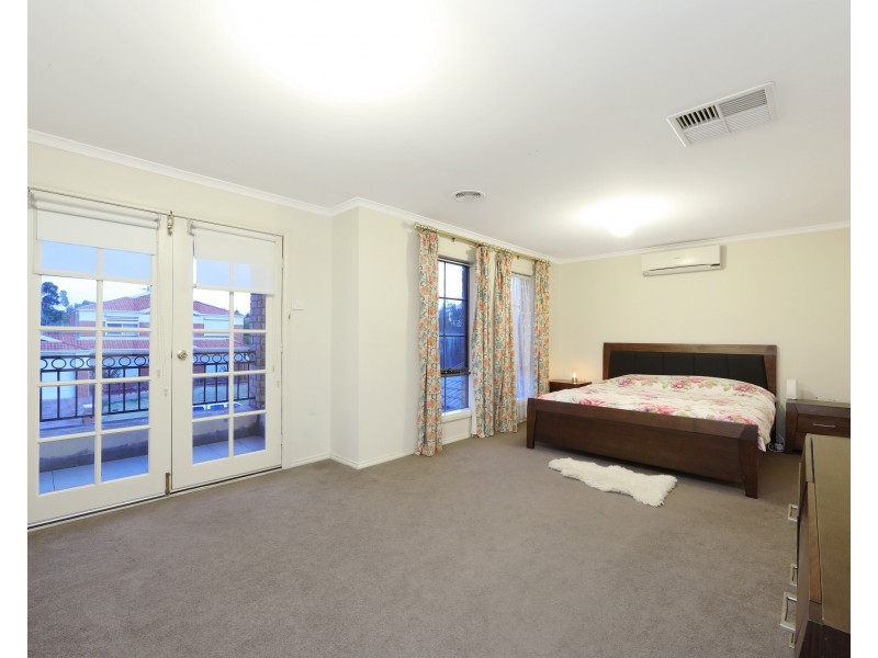 8 Huntingdale Court, Rowville VIC 3178