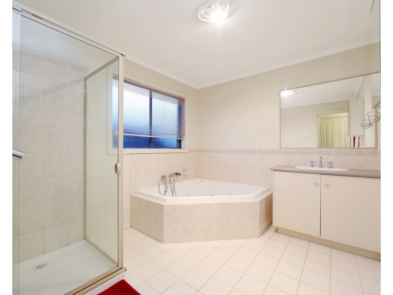 8 Huntingdale Court, Rowville VIC 3178