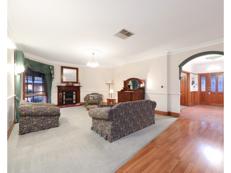 5 Ruby Close, Rowville VIC 3178