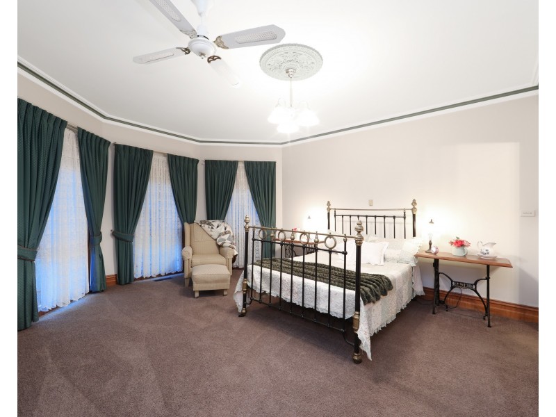 5 Ruby Close, Rowville VIC 3178