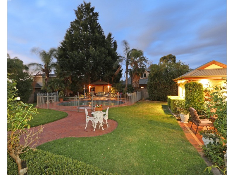 5 Ruby Close, Rowville VIC 3178