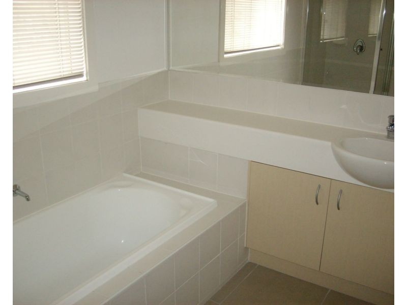 47 Sovereign Manors Crescent, Rowville VIC 3178