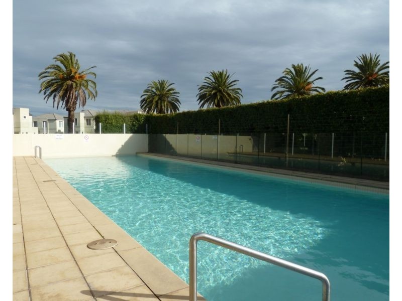 47 Sovereign Manors Crescent, Rowville VIC 3178