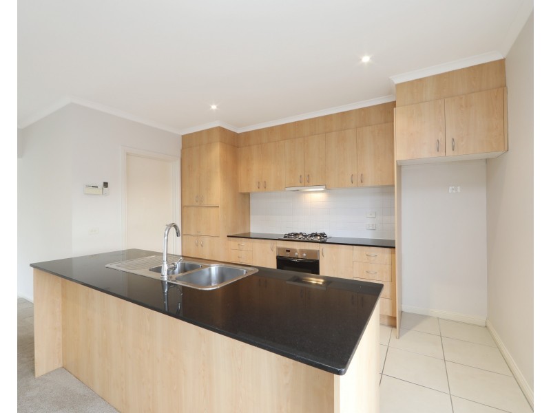 122 Sovereign Manors Crescent, Rowville VIC 3178