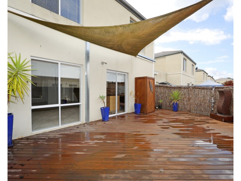 122 Sovereign Manors Crescent, Rowville VIC 3178