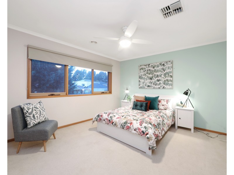 8 Baringa Court, Rowville VIC 3178