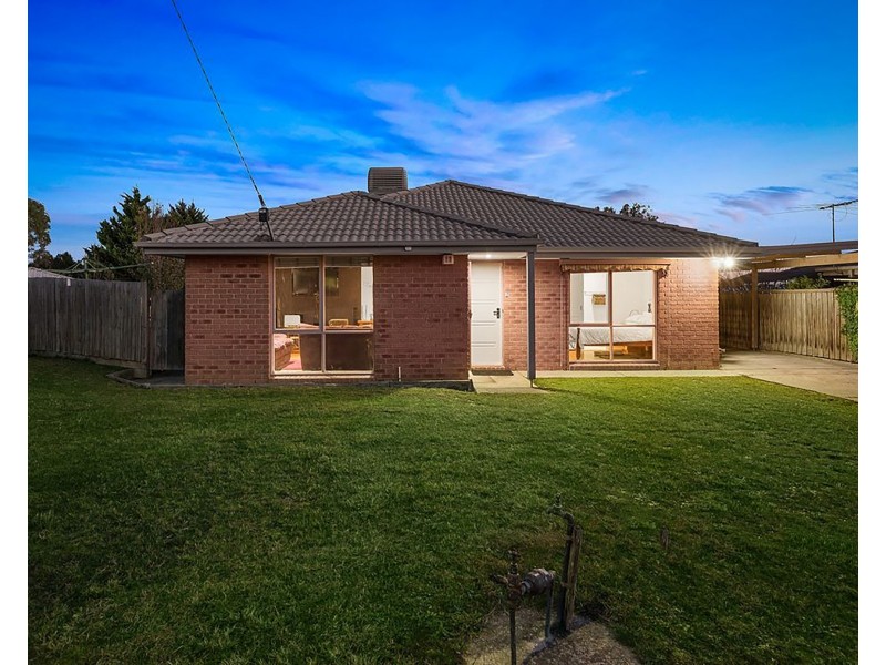 2 Meredith Crescent, Hampton Park VIC 3976