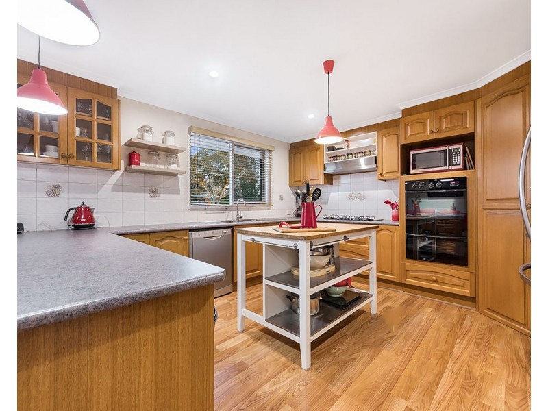 2 Meredith Crescent, Hampton Park VIC 3976