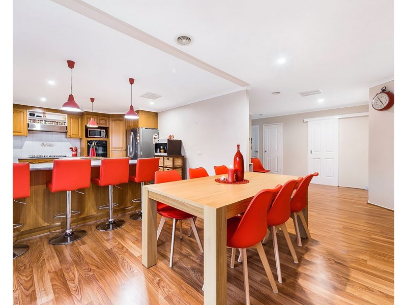 2 Meredith Crescent, Hampton Park VIC 3976