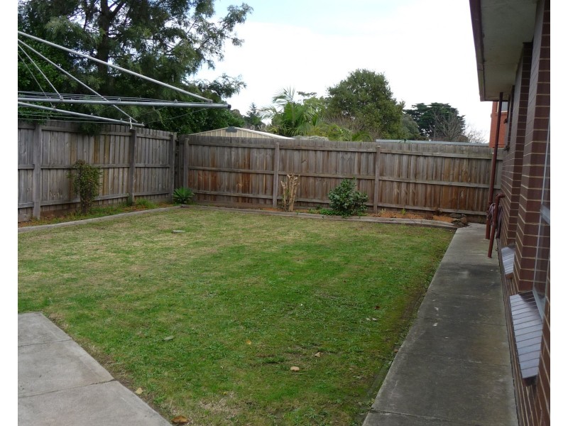 22 Albany Drive, Mulgrave VIC 3170