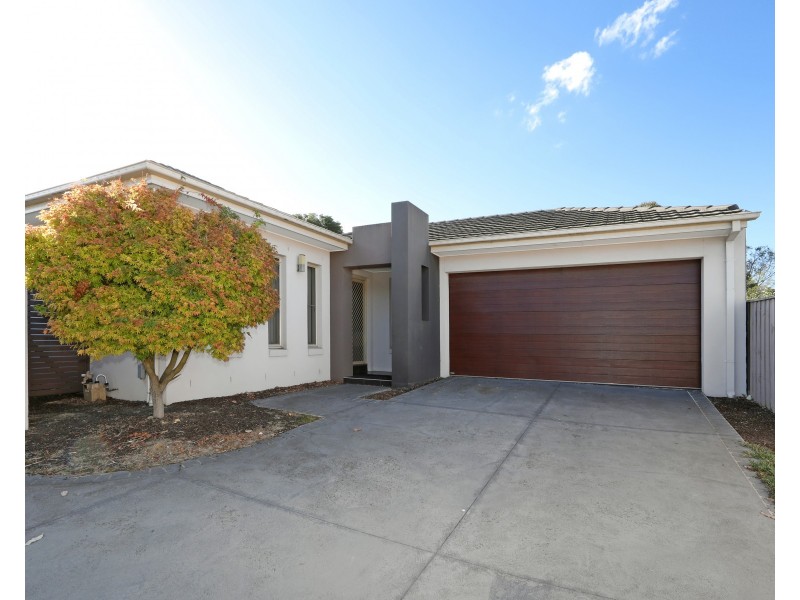 2/1 June  Court, Bayswater VIC 3153
