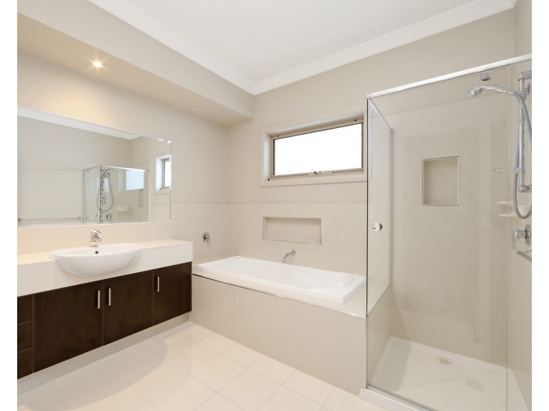 2/1 June  Court, Bayswater VIC 3153