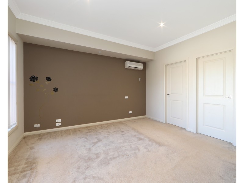 2/1 June  Court, Bayswater VIC 3153