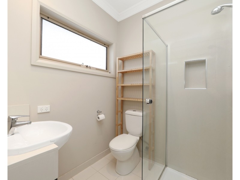 2/1 June  Court, Bayswater VIC 3153