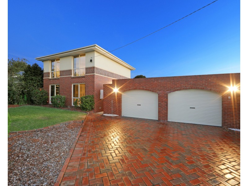 18 Orna Street, Ferntree Gully VIC 3156