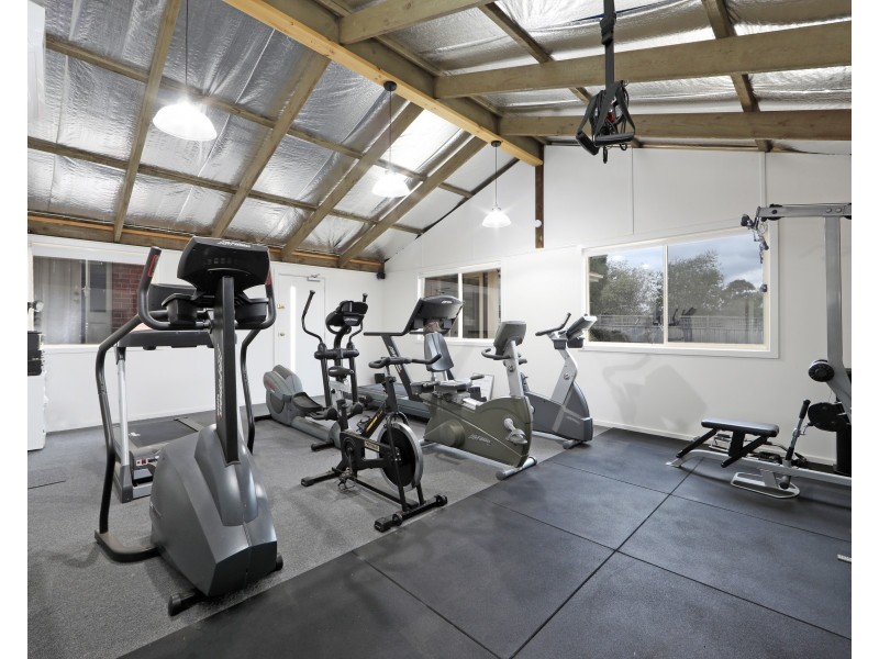 18 Orna Street, Ferntree Gully VIC 3156