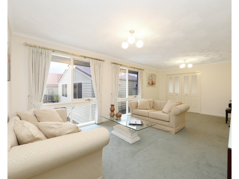 18 Orna Street, Ferntree Gully VIC 3156