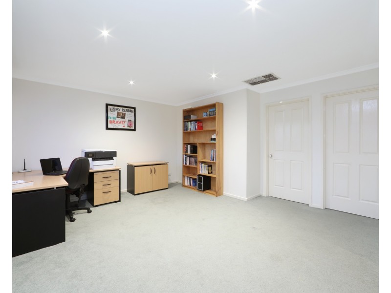 18 Orna Street, Ferntree Gully VIC 3156