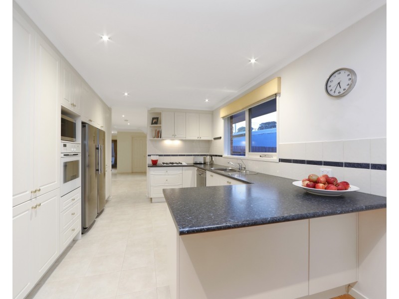 18 Orna Street, Ferntree Gully VIC 3156