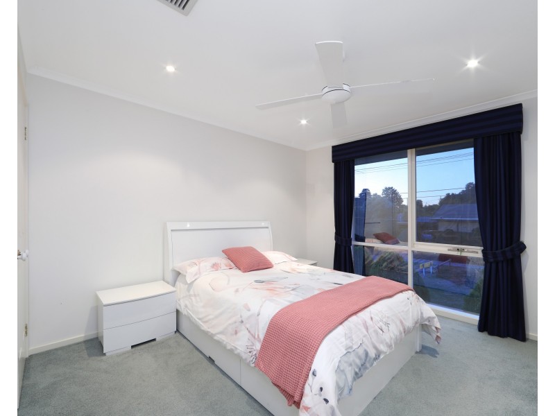 18 Orna Street, Ferntree Gully VIC 3156