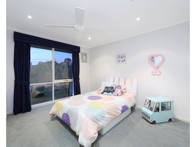 18 Orna Street, Ferntree Gully VIC 3156