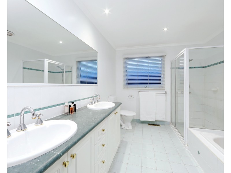 18 Orna Street, Ferntree Gully VIC 3156