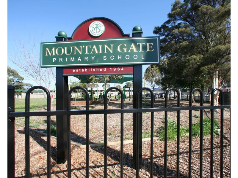 18 Orna Street, Ferntree Gully VIC 3156