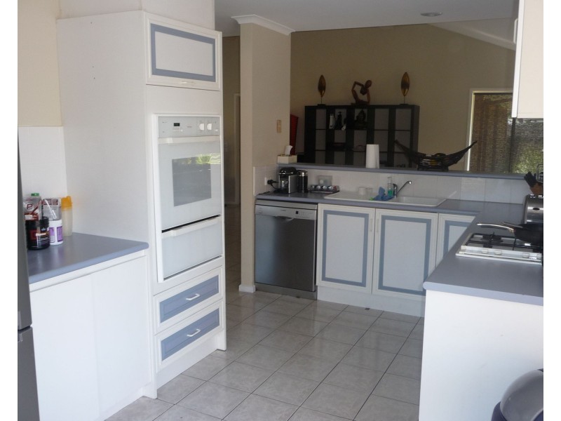 15 St John Place, Rowville VIC 3178