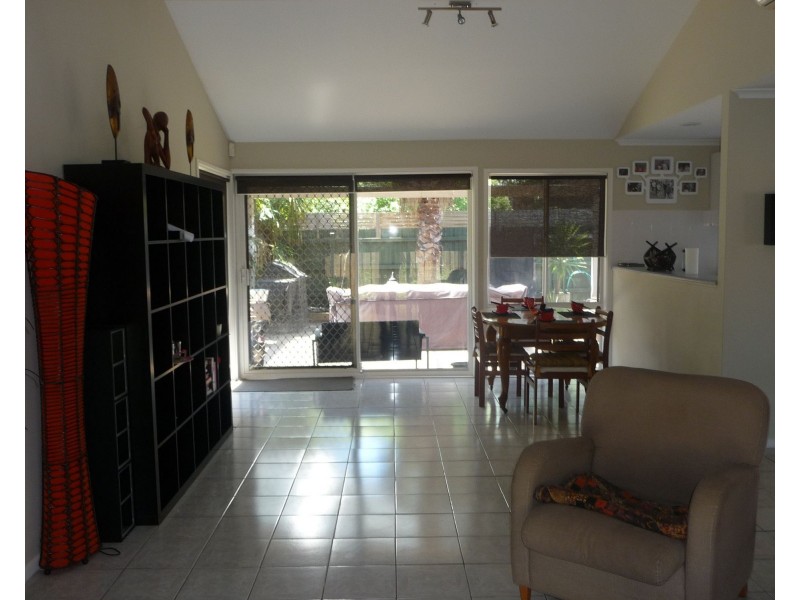 15 St John Place, Rowville VIC 3178