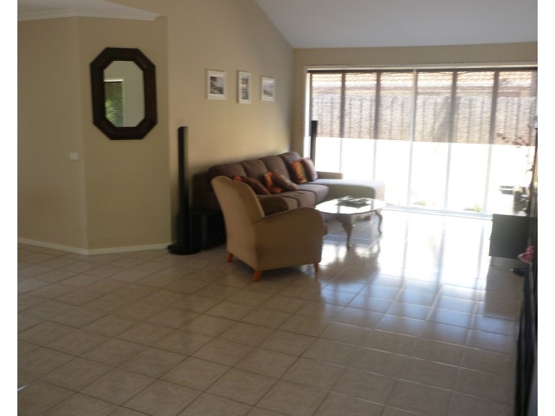 15 St John Place, Rowville VIC 3178