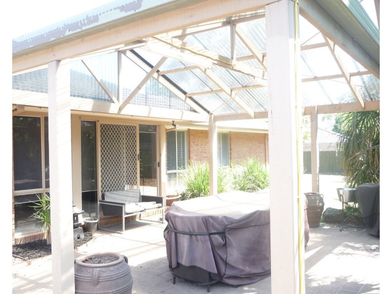 15 St John Place, Rowville VIC 3178