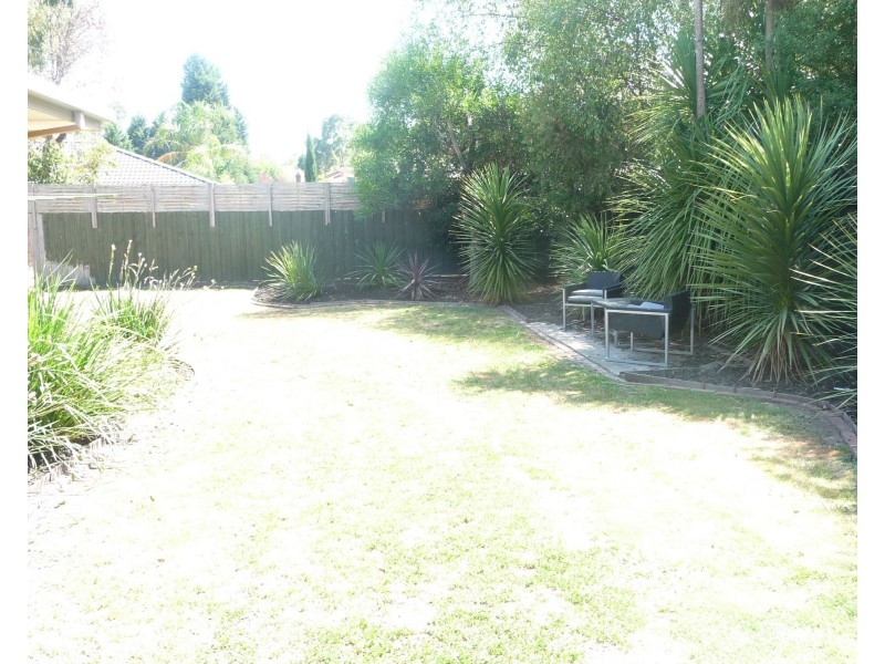 15 St John Place, Rowville VIC 3178