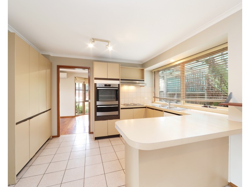 13 Taupo Crescent, Rowville VIC 3178