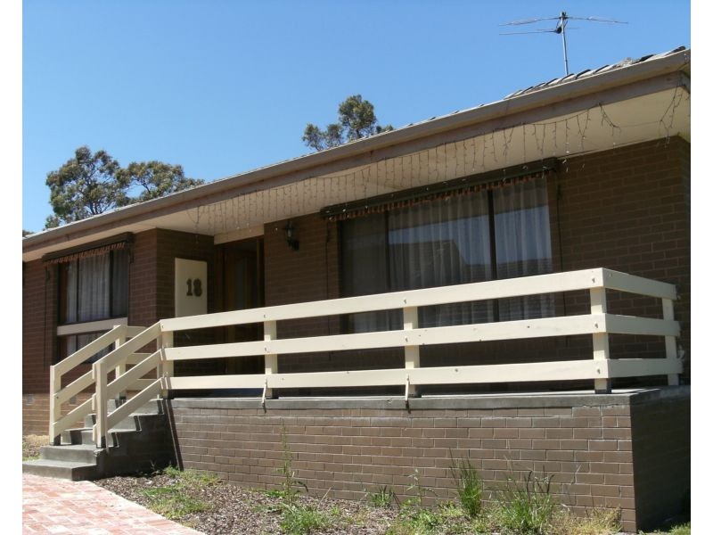 18 Carrara Rd, Rowville VIC 3178