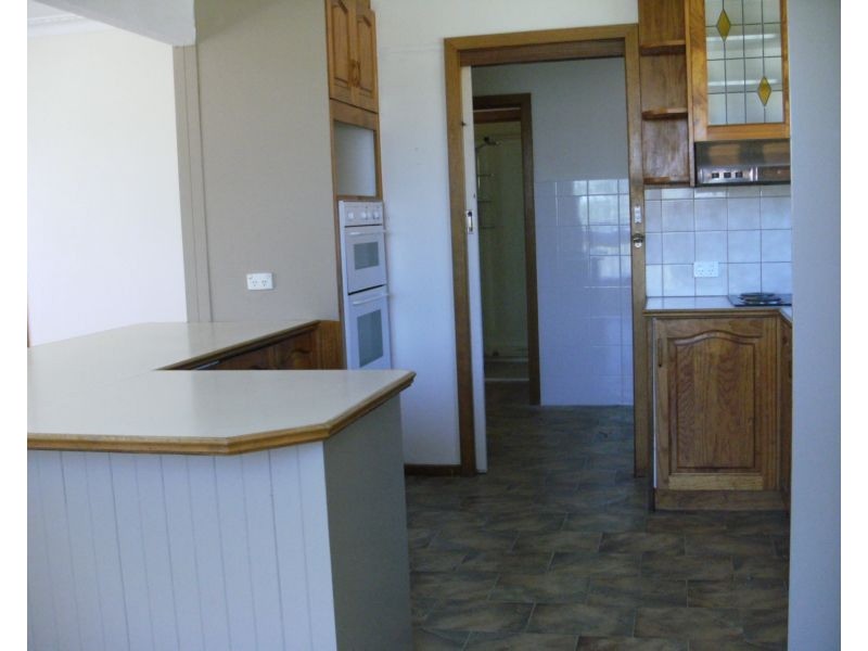 18 Carrara Rd, Rowville VIC 3178