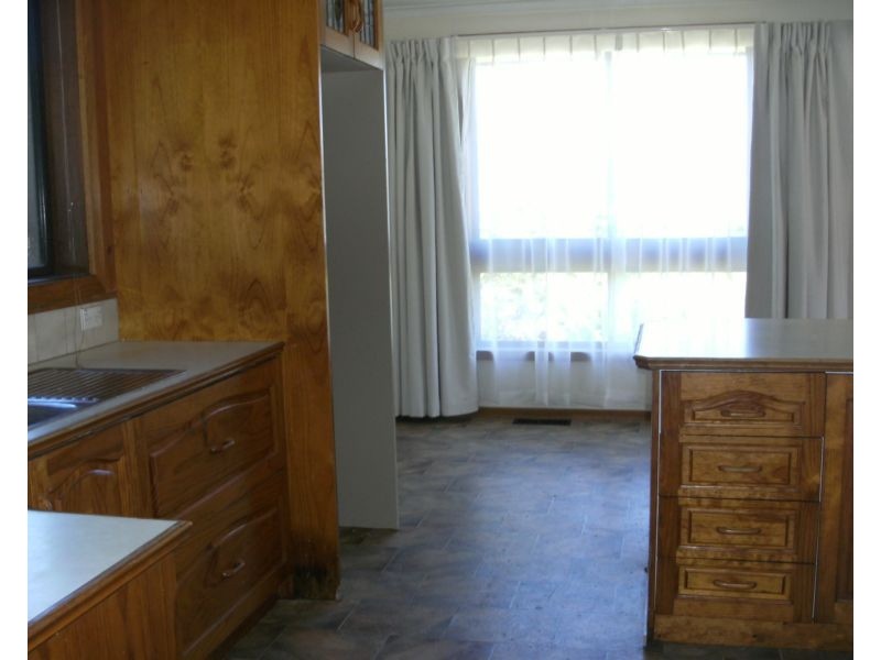 18 Carrara Rd, Rowville VIC 3178