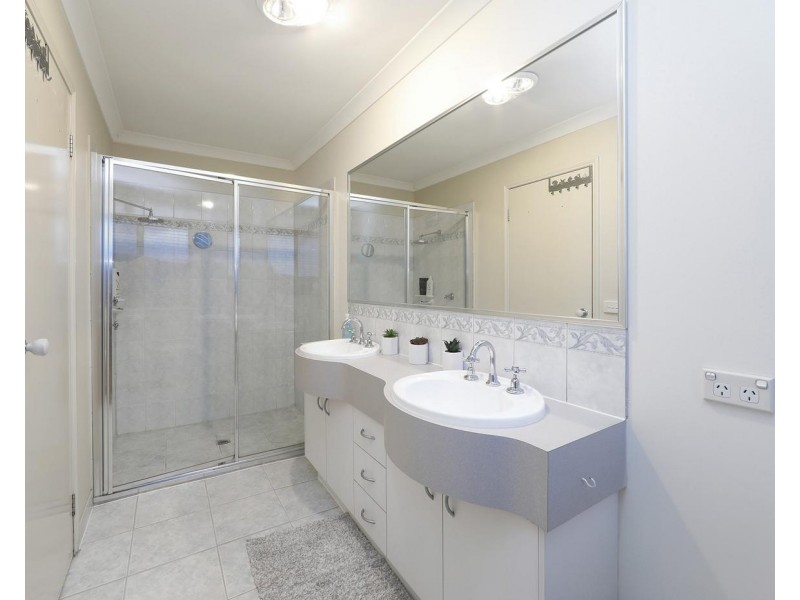 55 Grange Drive, Lysterfield VIC 3156