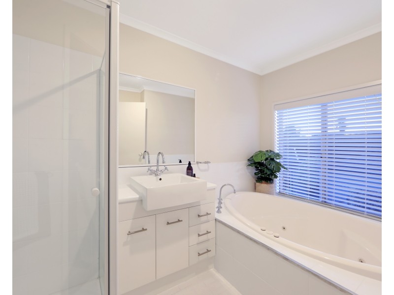 12 Comfort Close, Rowville VIC 3178