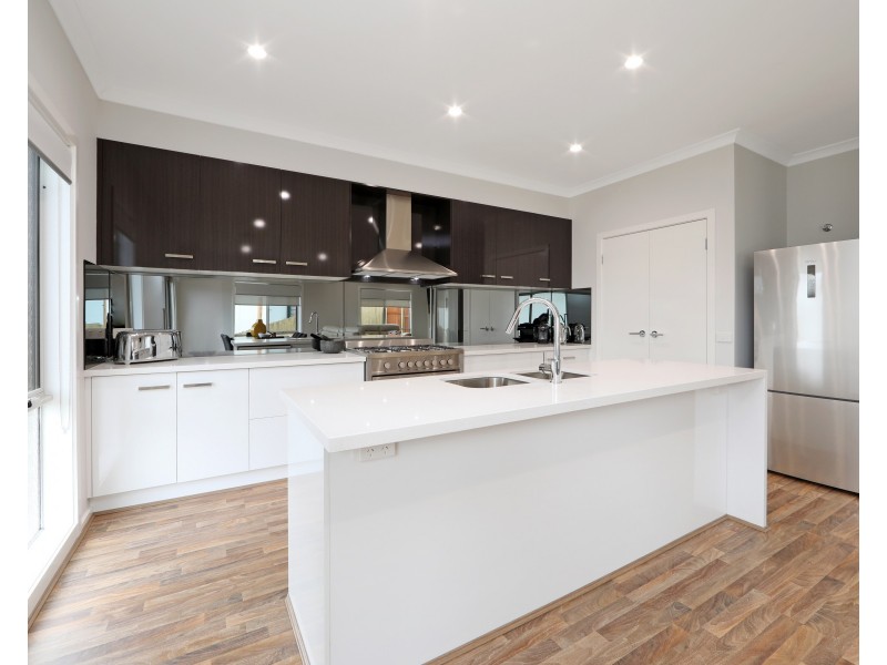 17 Salina Rise, Ferntree Gully VIC 3156
