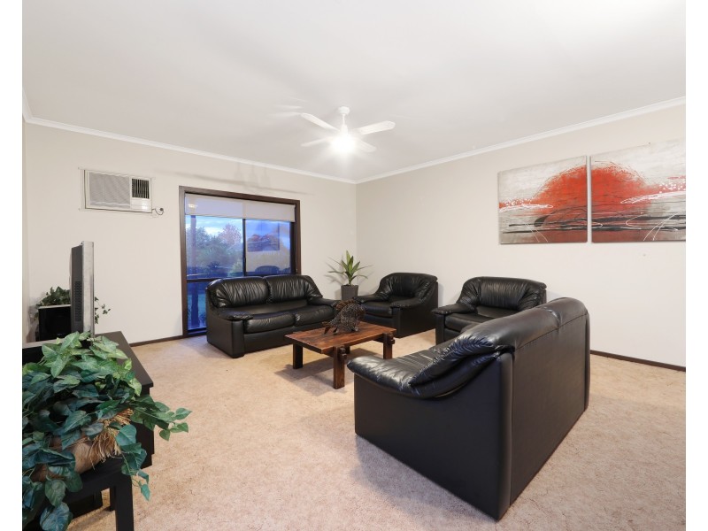 12 Third Avenue, Rowville VIC 3178